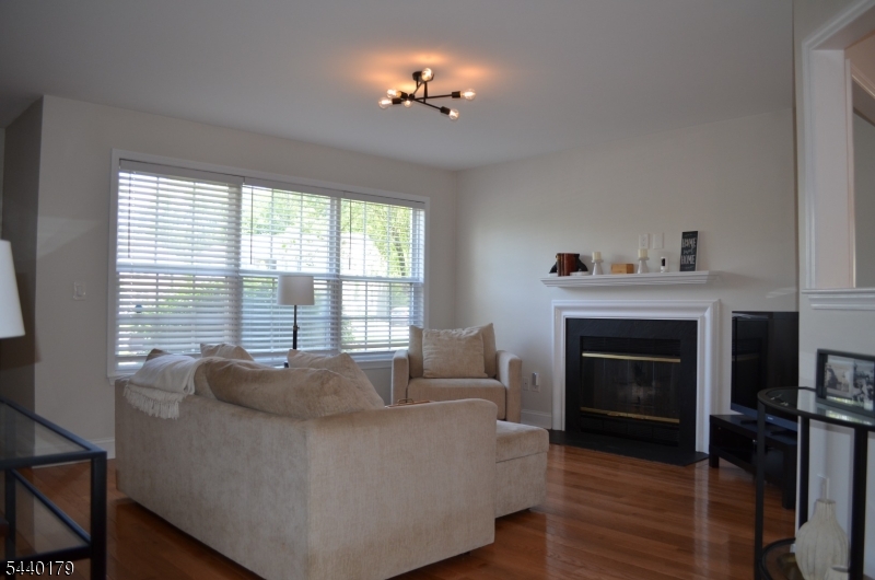 201 Appleton Way Whippany, NJ 07981 - Photo 3 of 36