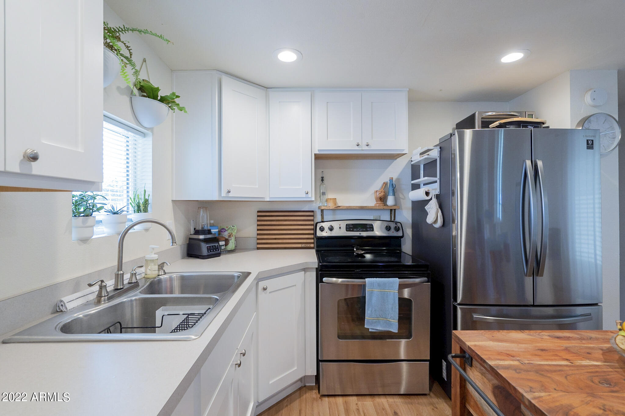 400 West Baseline Road, Unit 36 Tempe, AZ 85283 - Photo 5 of 18 Kitchen