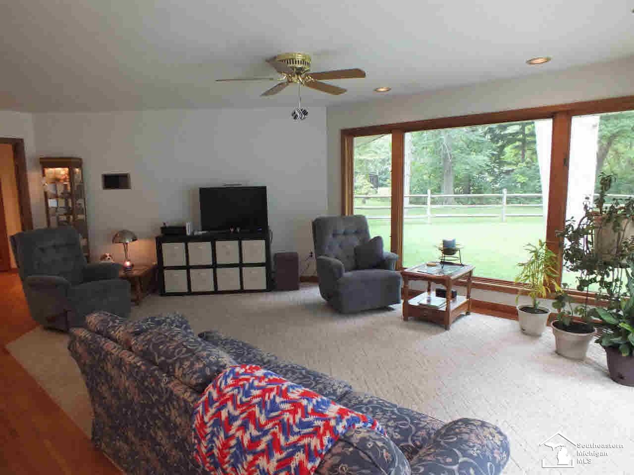 7588 Secor Road Lambertville, MI 48144 - Photo 11 of 25