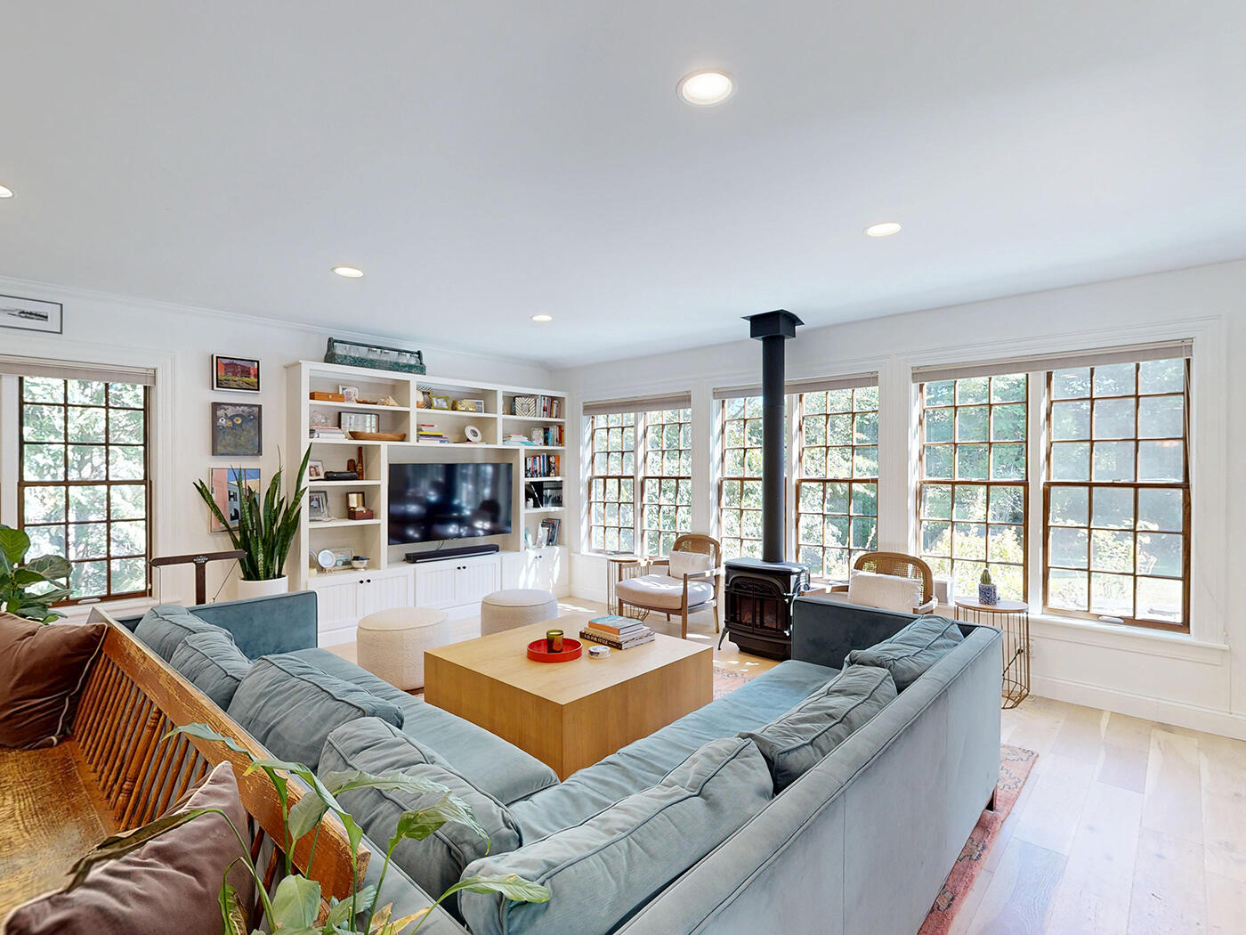 12 Pearl Street Camden, ME 04843 - Photo 22 of 79 Living Area (7)