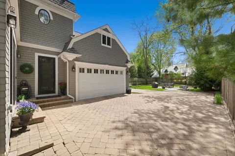 $2,395,000 | 1482 Edgewood Lane, Winnetka, IL 60093