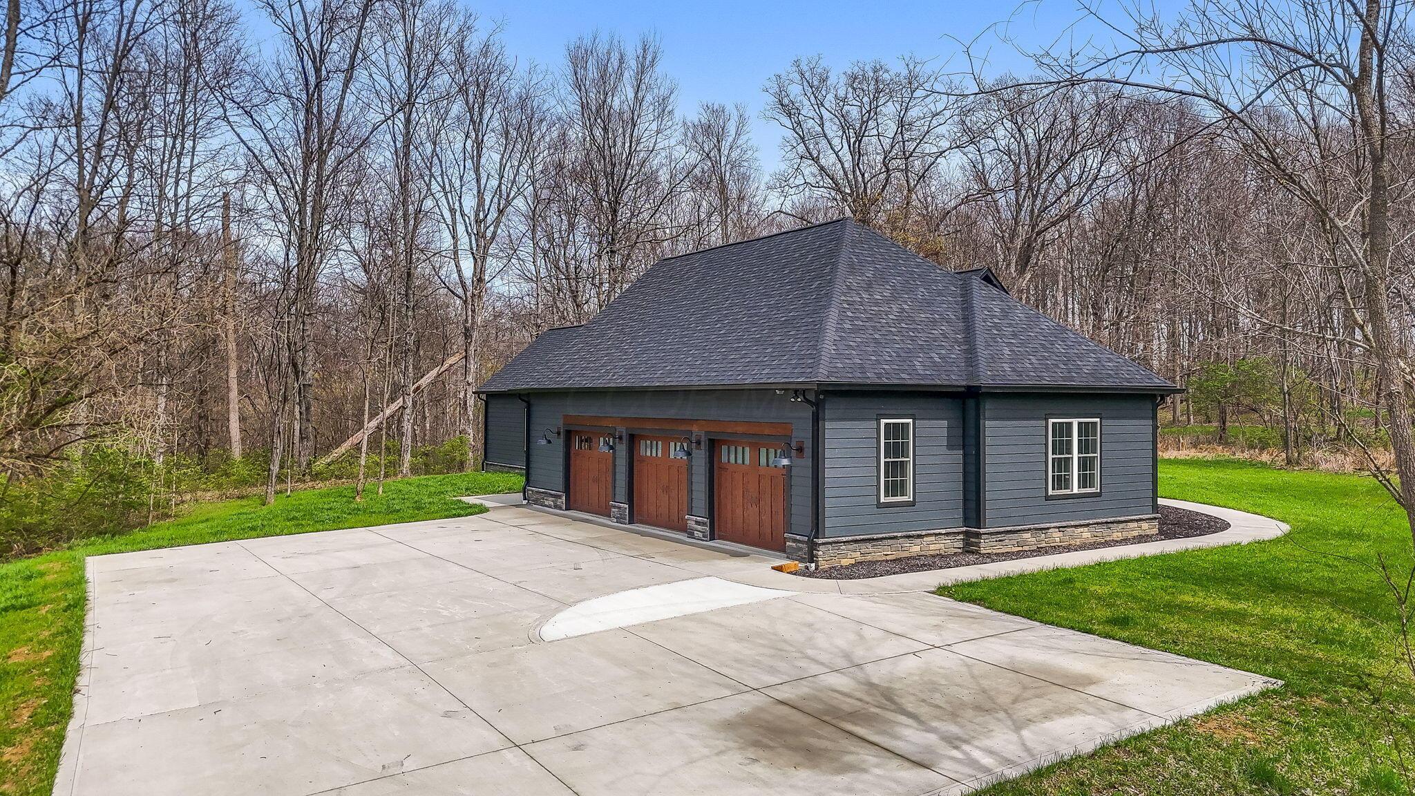 271 Alan Way Lithopolis, OH 43136 - Photo 60 of 72 59-web-or-mls-DJI_20260402133447_0023_D