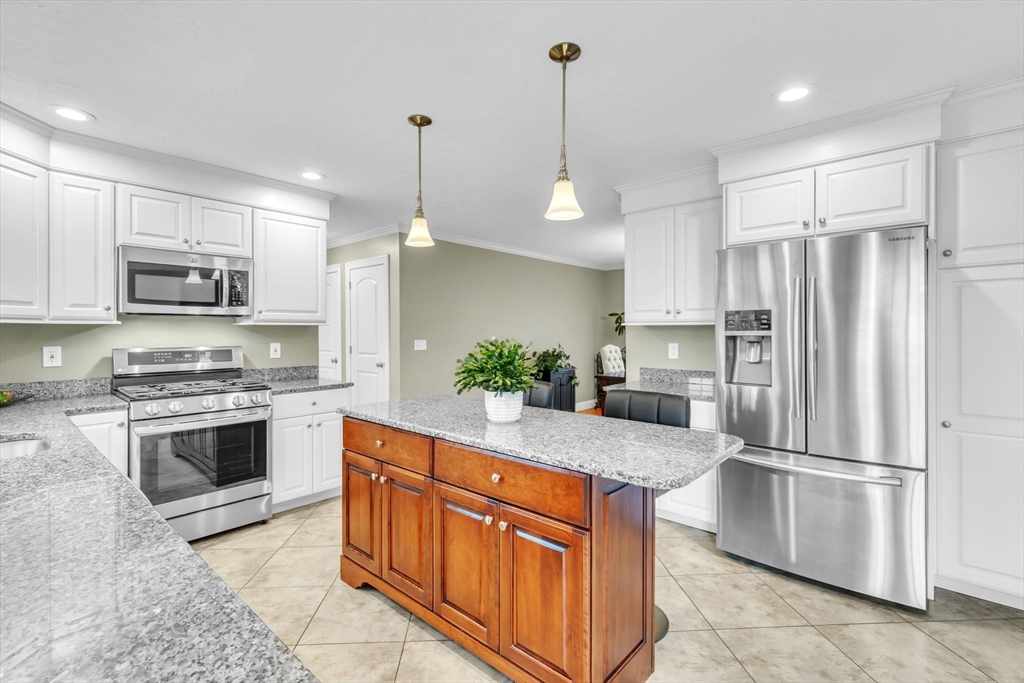 253 Montgomery Road Westfield, MA 01085 - Photo 12 of 41 Gallery Image 12