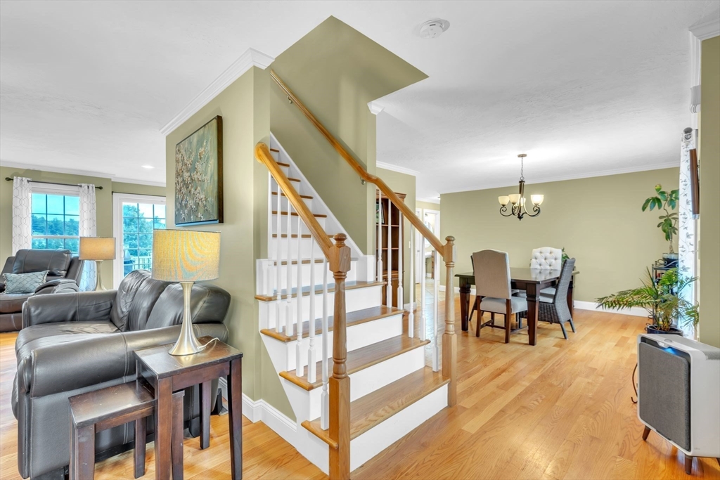 253 Montgomery Road Westfield, MA 01085 - Photo 4 of 41 Gallery Image 4