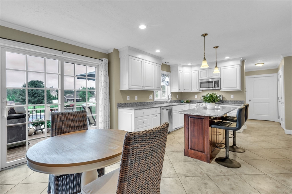 253 Montgomery Road Westfield, MA 01085 - Photo 9 of 41 Gallery Image 9