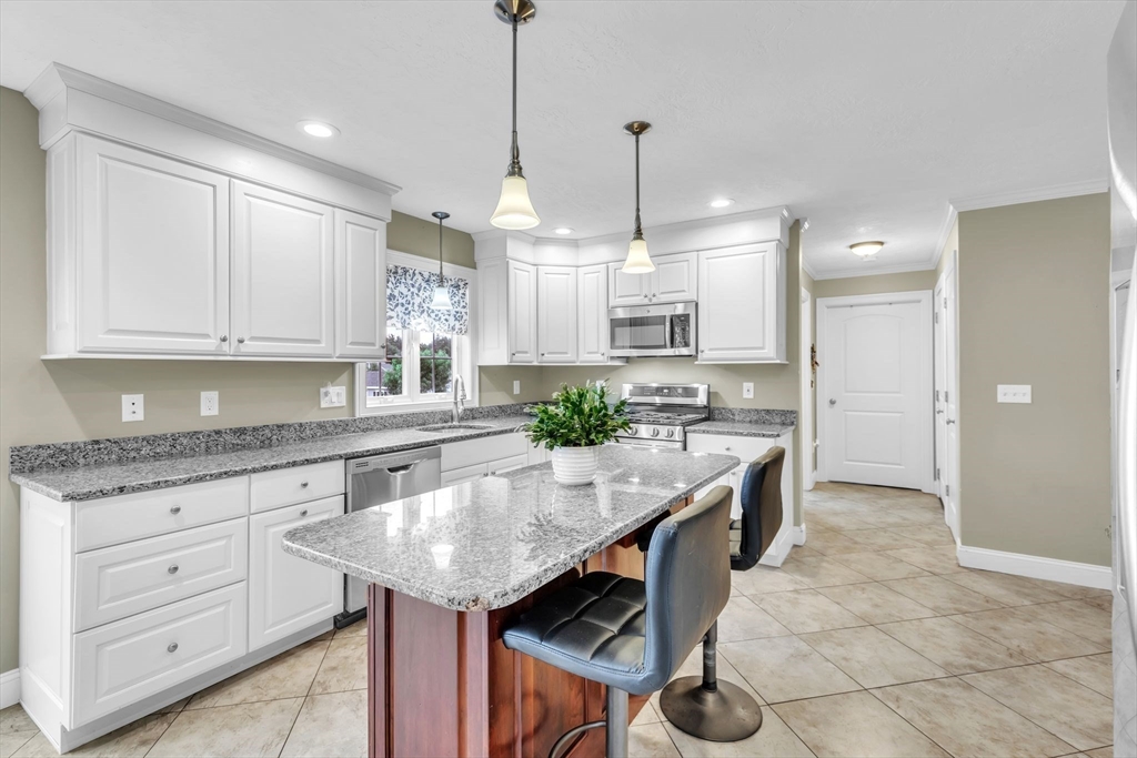 253 Montgomery Road Westfield, MA 01085 - Photo 10 of 41 Gallery Image 10