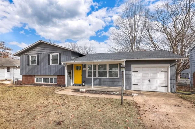 $375,000 | 9105 Reeder Drive, Overland Park, KS 66214