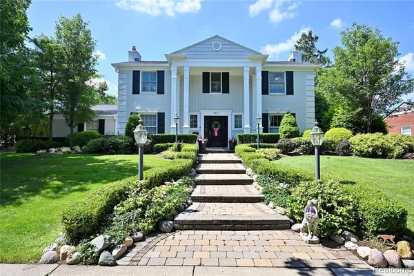 $1,275,000 | 2691 Bradway Boulevard, Bloomfield Hills, MI 48301