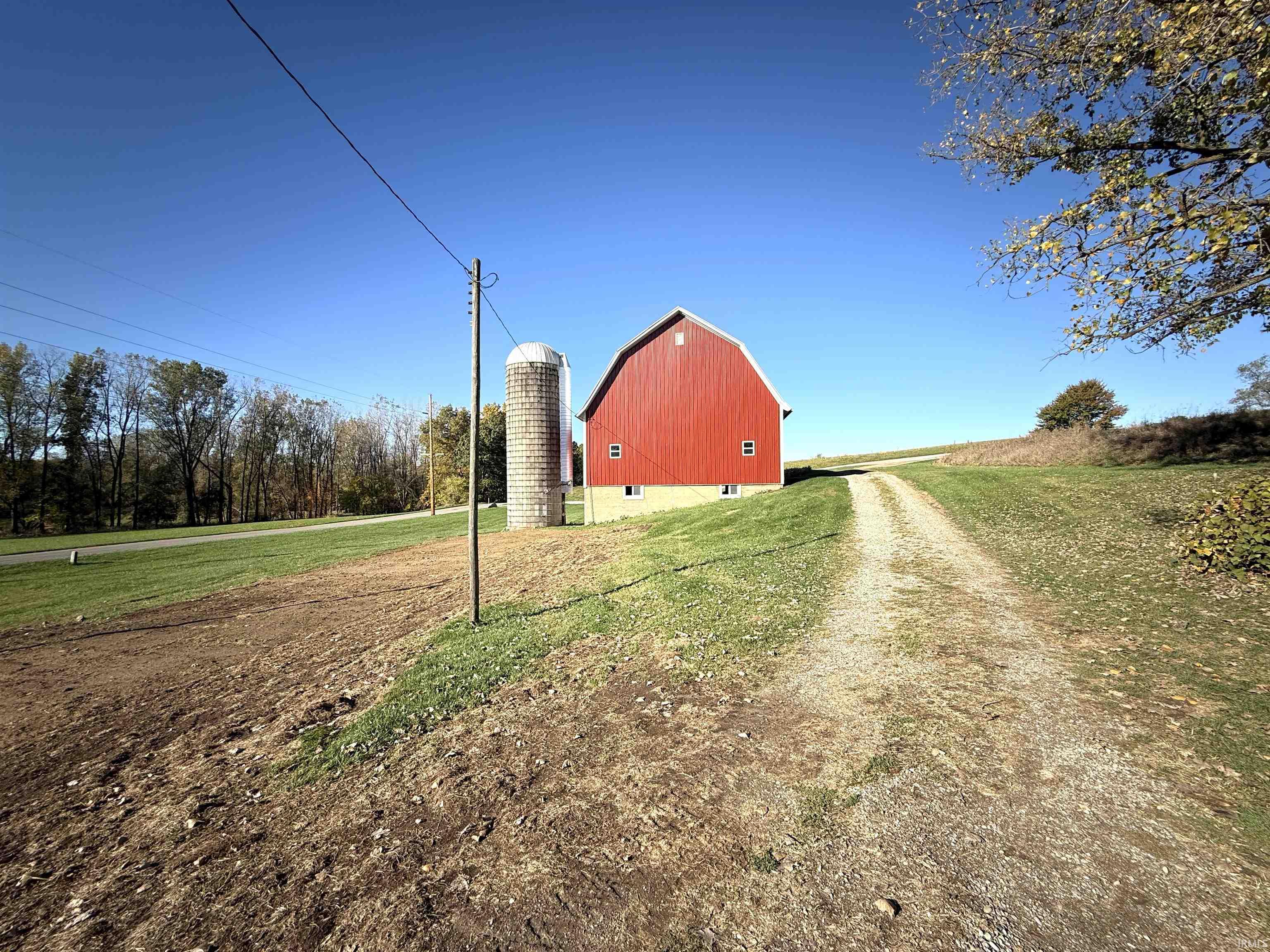 5010 West 100 North Angola, IN 46703 - Photo 3 of 31