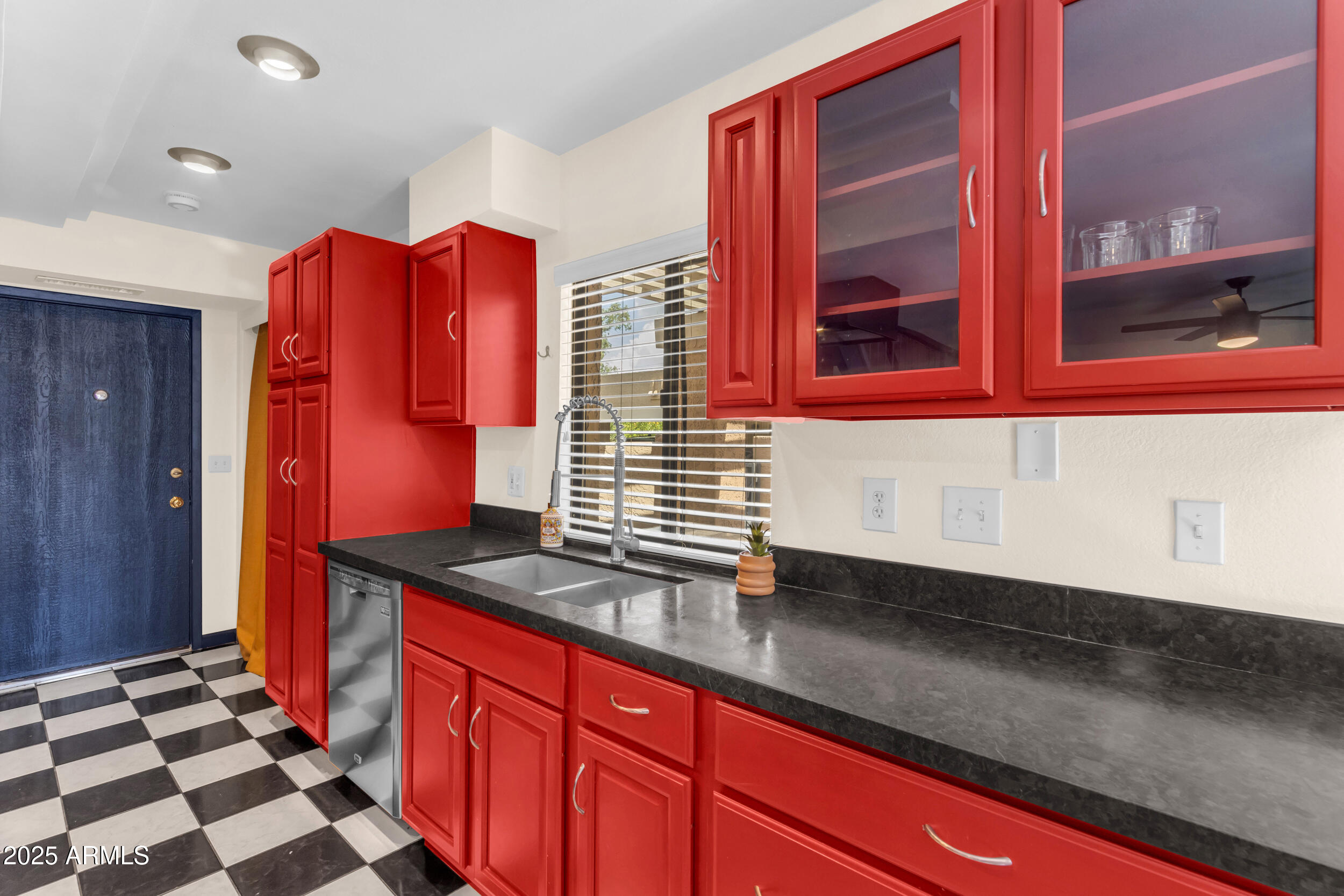 1101 East North Lane, Unit 3 Phoenix, AZ 85020 - Photo 12 of 51 Bright Kitchen with Storage