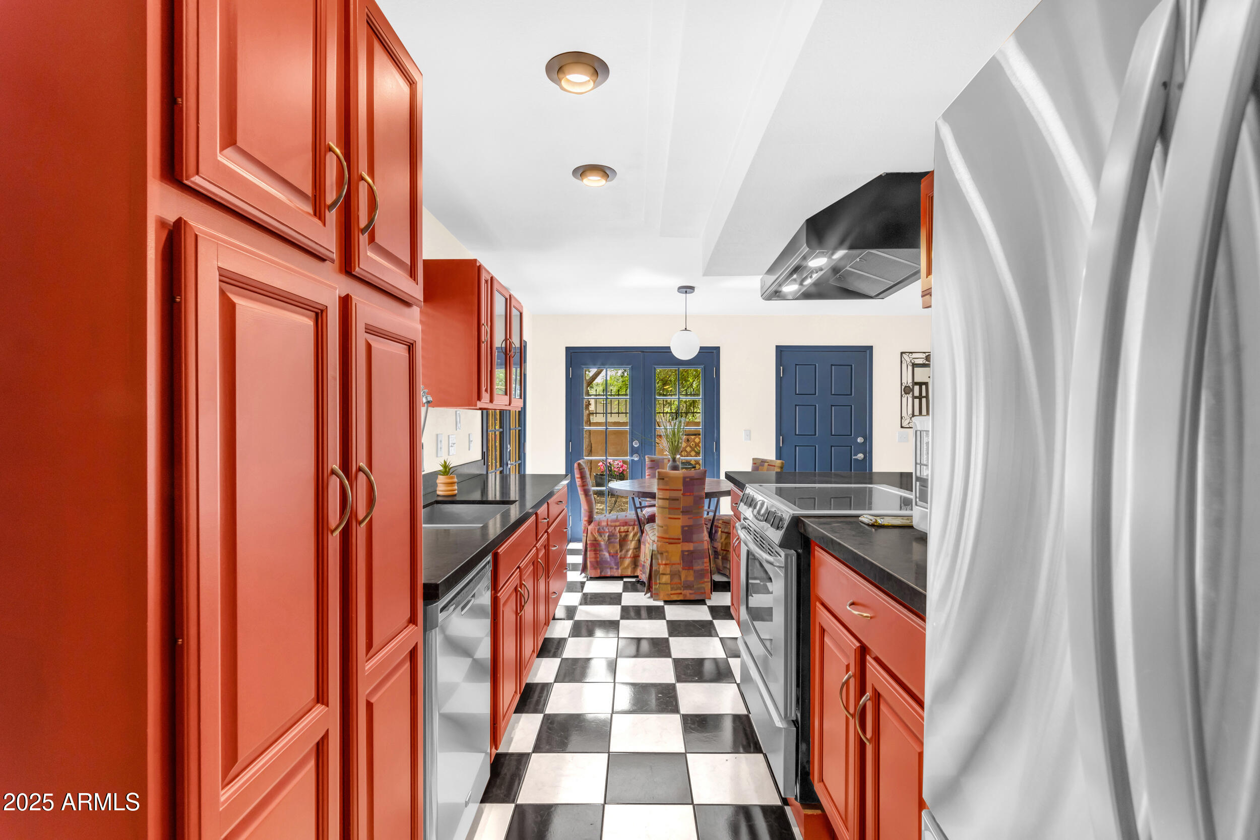 1101 East North Lane, Unit 3 Phoenix, AZ 85020 - Photo 15 of 51 Sleek Kitchen & Dining Flow