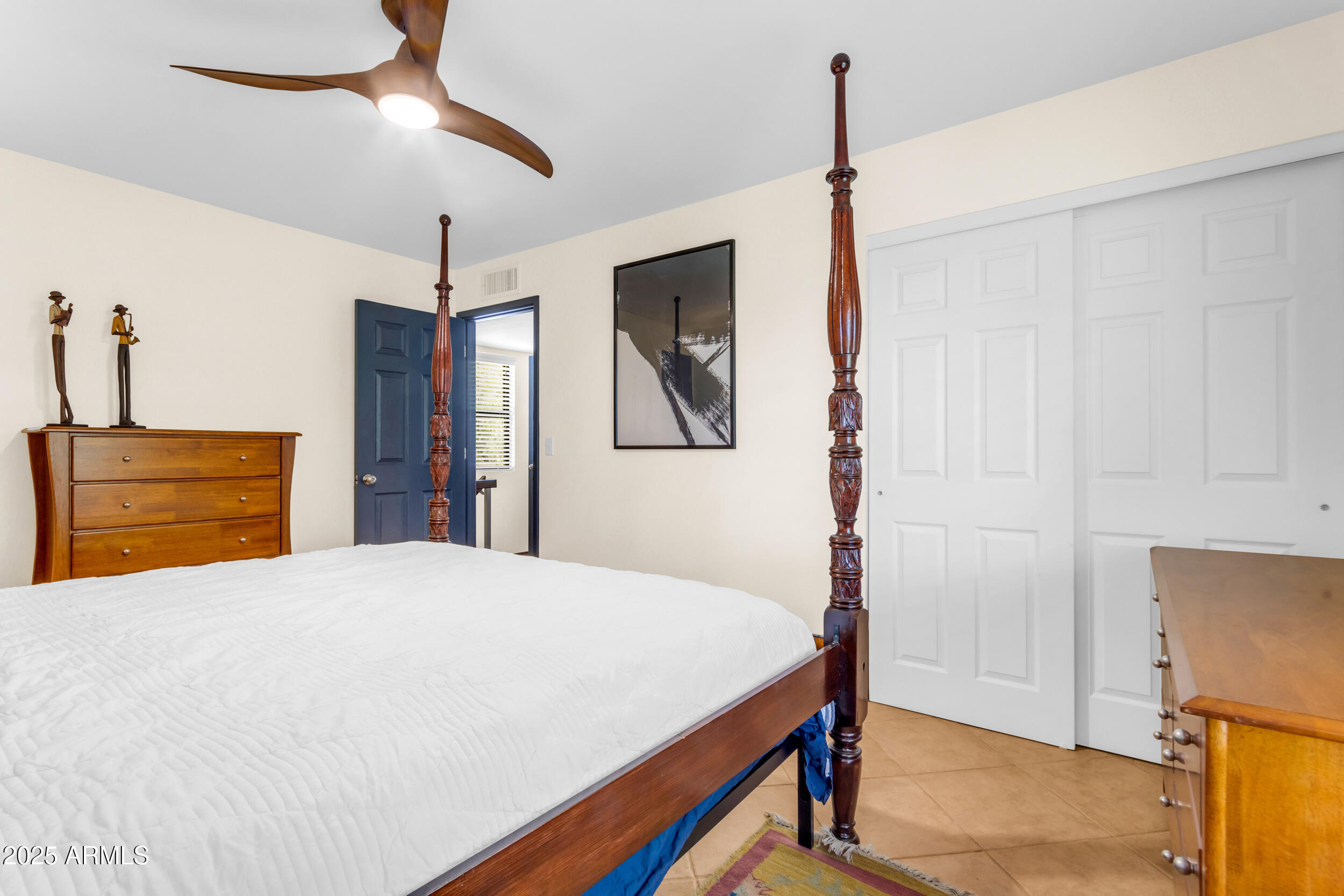 1101 East North Lane, Unit 3 Phoenix, AZ 85020 - Photo 22 of 51 Bright & Comfortable Bedroom