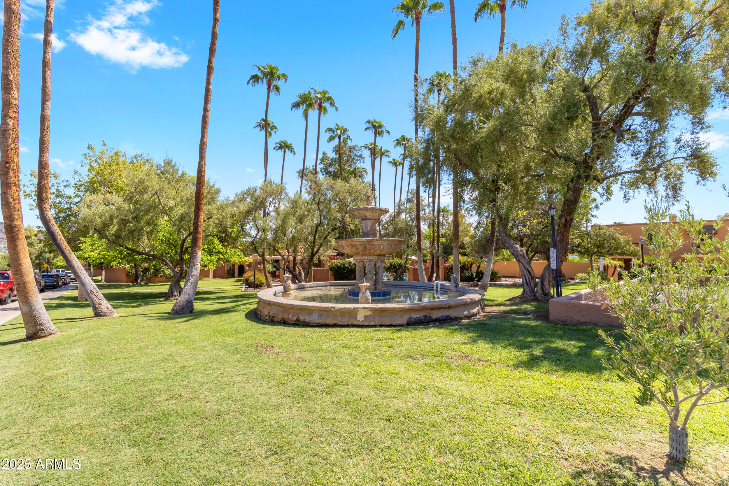 1101 East North Lane, Unit 3 Phoenix, AZ 85020 - Photo 40 of 51 Scenic Community Fountain