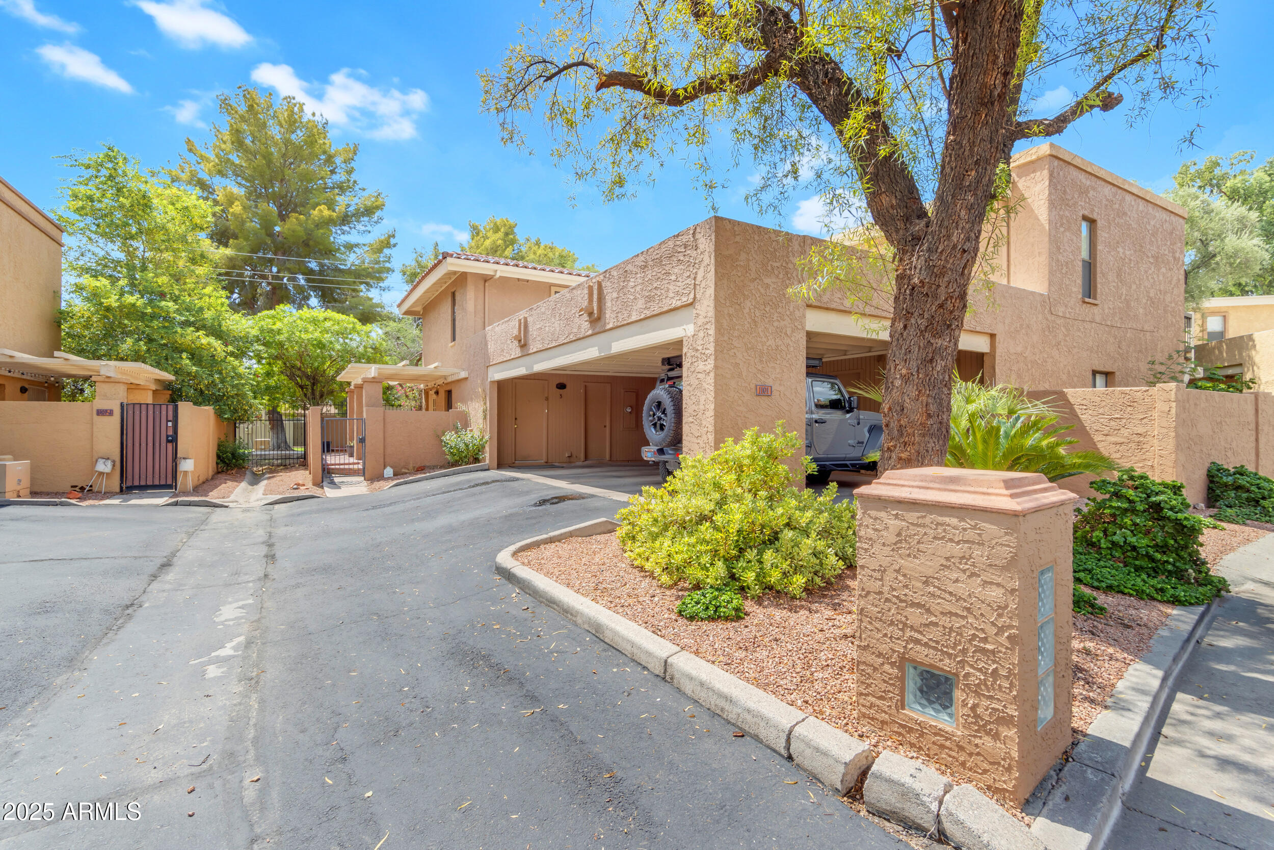 1101 East North Lane, Unit 3 Phoenix, AZ 85020 - Photo 49 of 51 Quiet Community Entrance