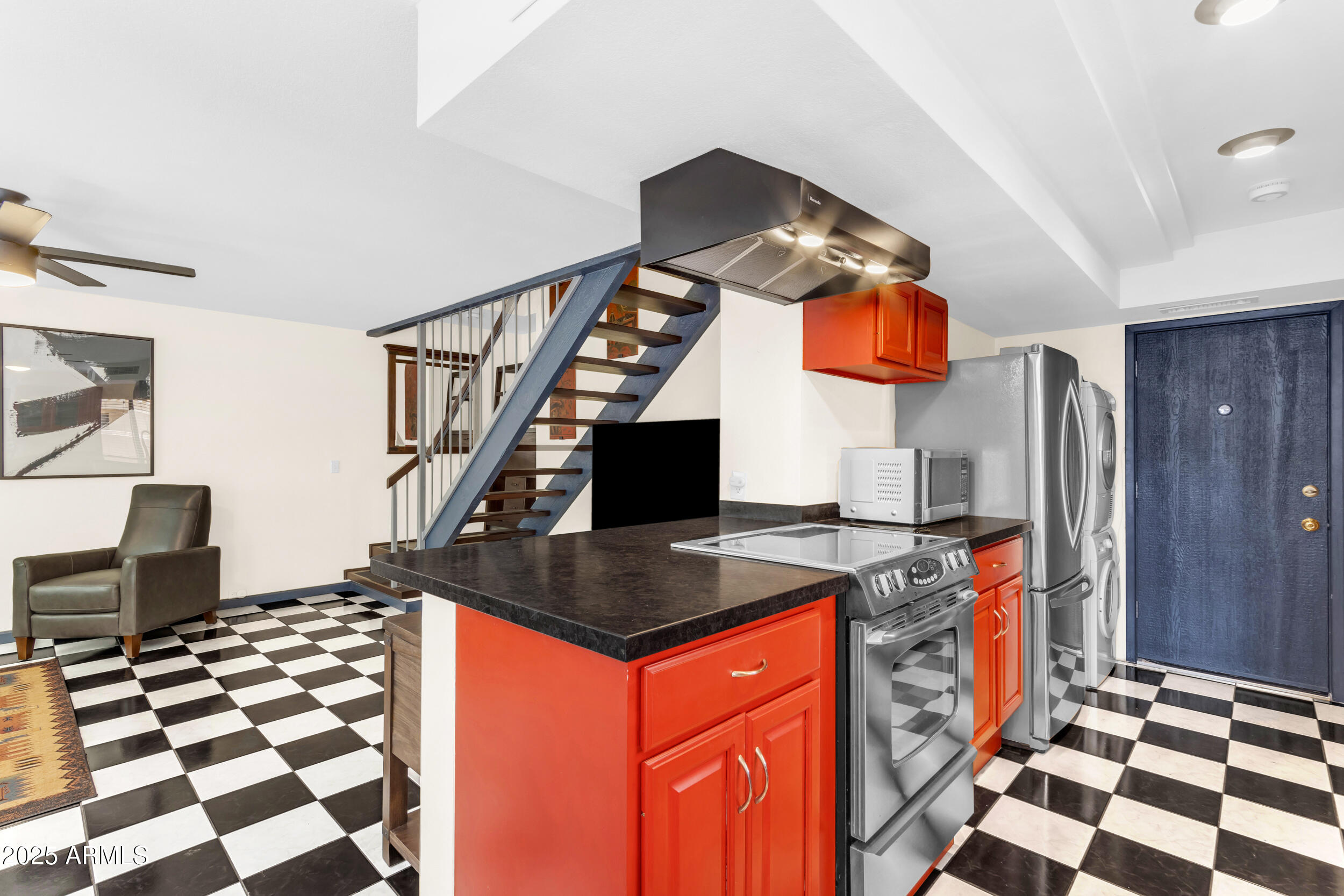 1101 East North Lane, Unit 3 Phoenix, AZ 85020 - Photo 10 of 51 Light-Filled Living & Kitchen