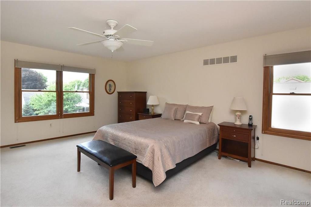 926 Ten Point Drive Rochester Hills, MI 48309 - Photo 17 of 29
