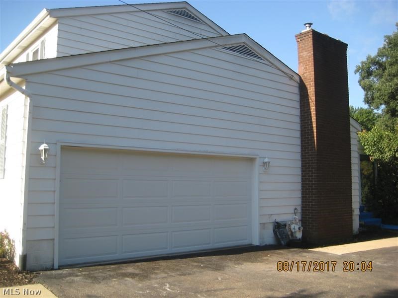 304 Silver Ridge Drive Akron, OH 44321 - Photo 2 of 29 Gallery Image 2