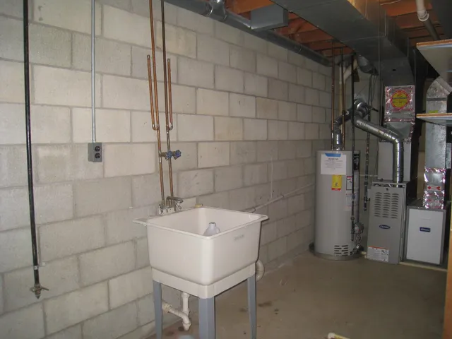 $199,900 | 245 Bona Vista Drive Northwest, Unit 20, Grand Rapids, MI 49504