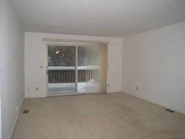 $199,900 | 245 Bona Vista Drive Northwest, Unit 20, Grand Rapids, MI 49504