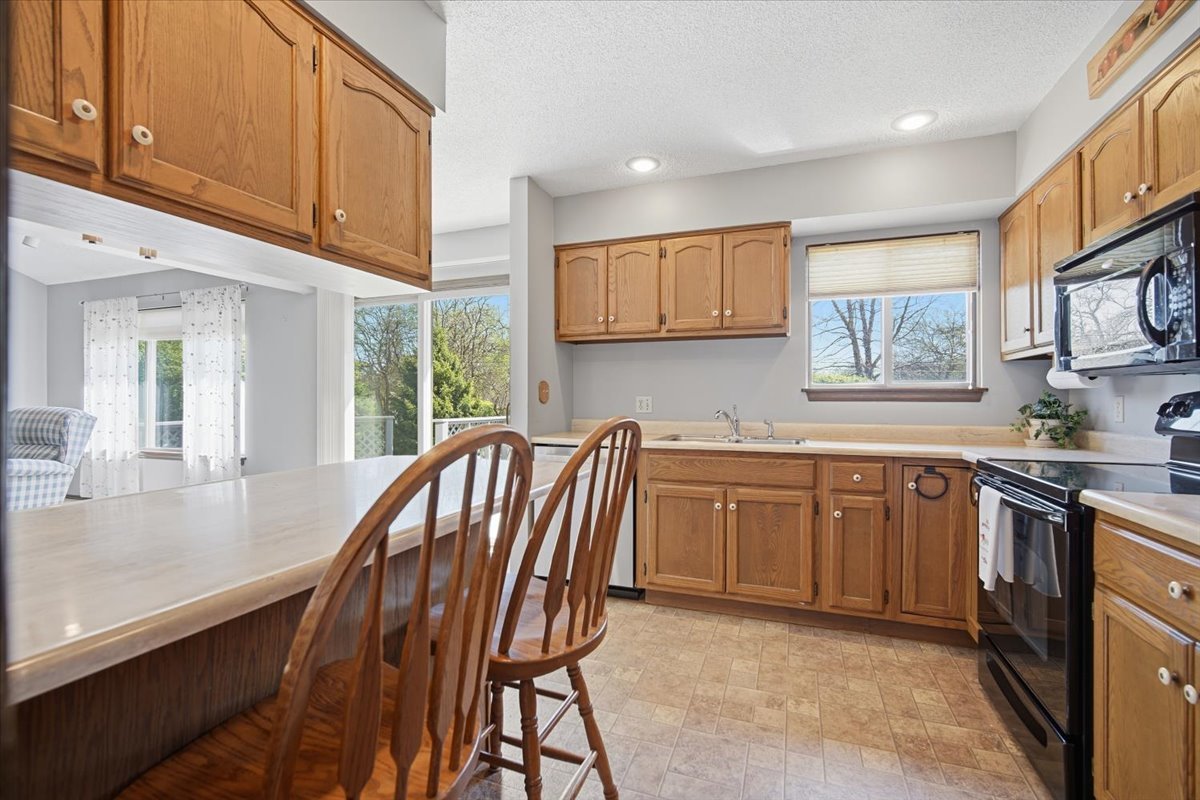 2 Sun Pointe Court, Unit 2A Bloomington, IL 61704 - Photo 12 of 27