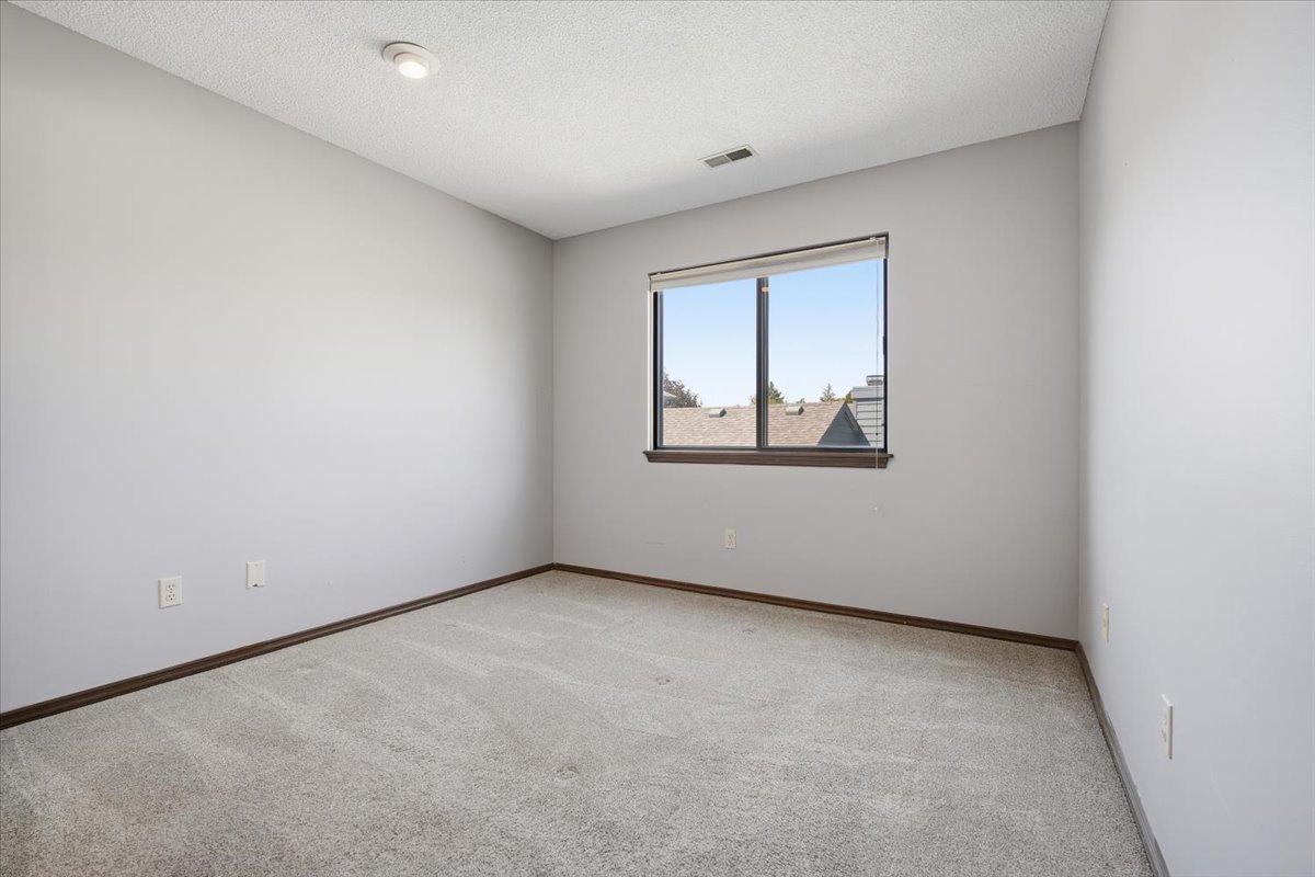 2 Sun Pointe Court, Unit 2A Bloomington, IL 61704 - Photo 17 of 27