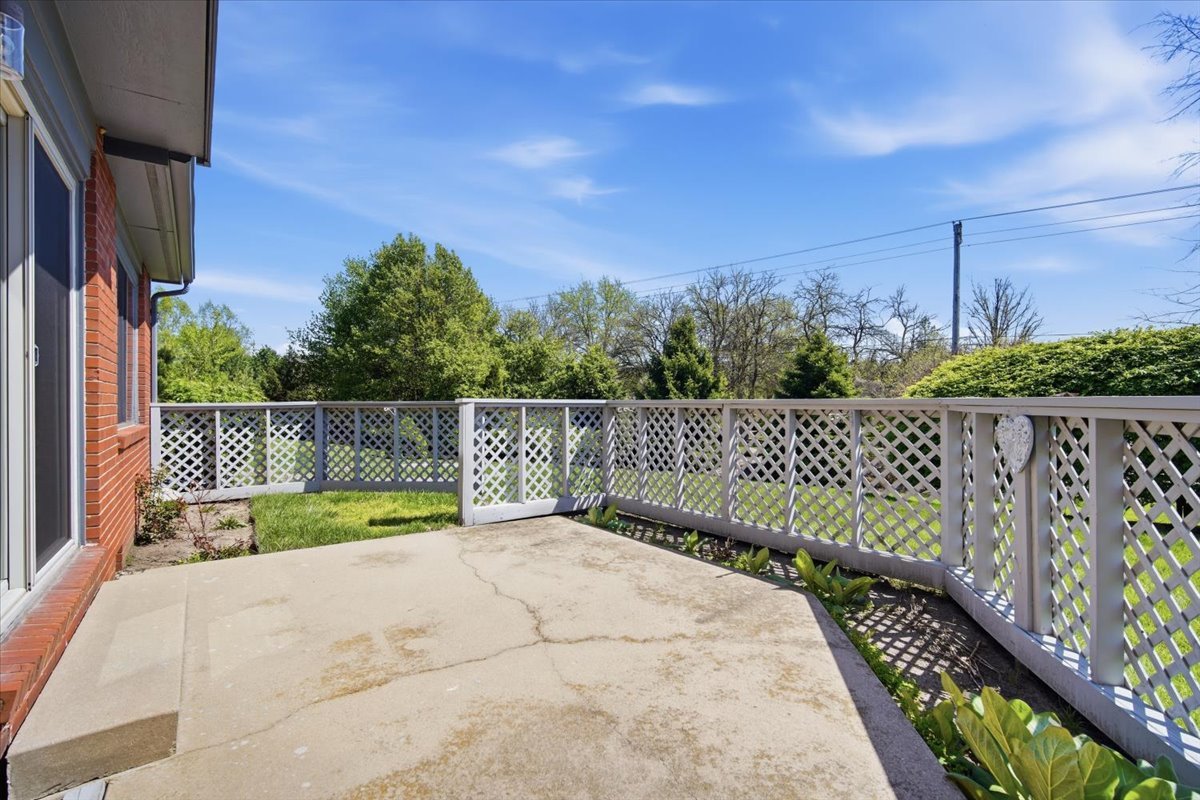 2 Sun Pointe Court, Unit 2A Bloomington, IL 61704 - Photo 25 of 27