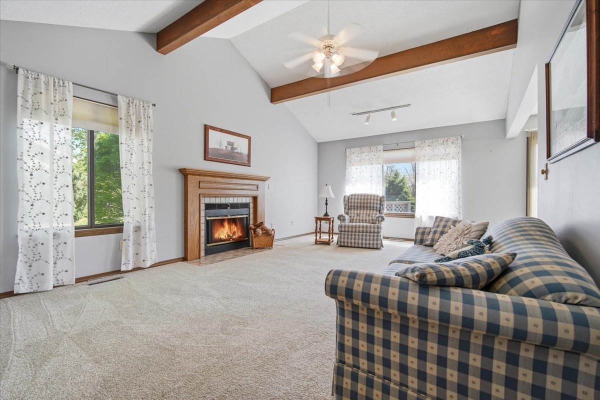 2 Sun Pointe Court, Unit 2A Bloomington, IL 61704 - Photo 5 of 27