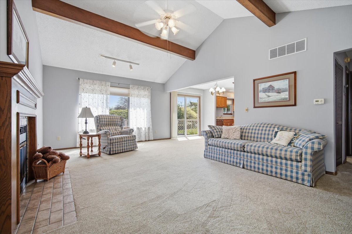 2 Sun Pointe Court, Unit 2A Bloomington, IL 61704 - Photo 6 of 27