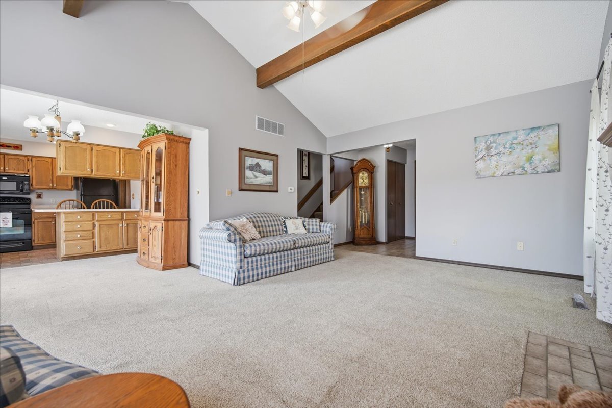 2 Sun Pointe Court, Unit 2A Bloomington, IL 61704 - Photo 7 of 27