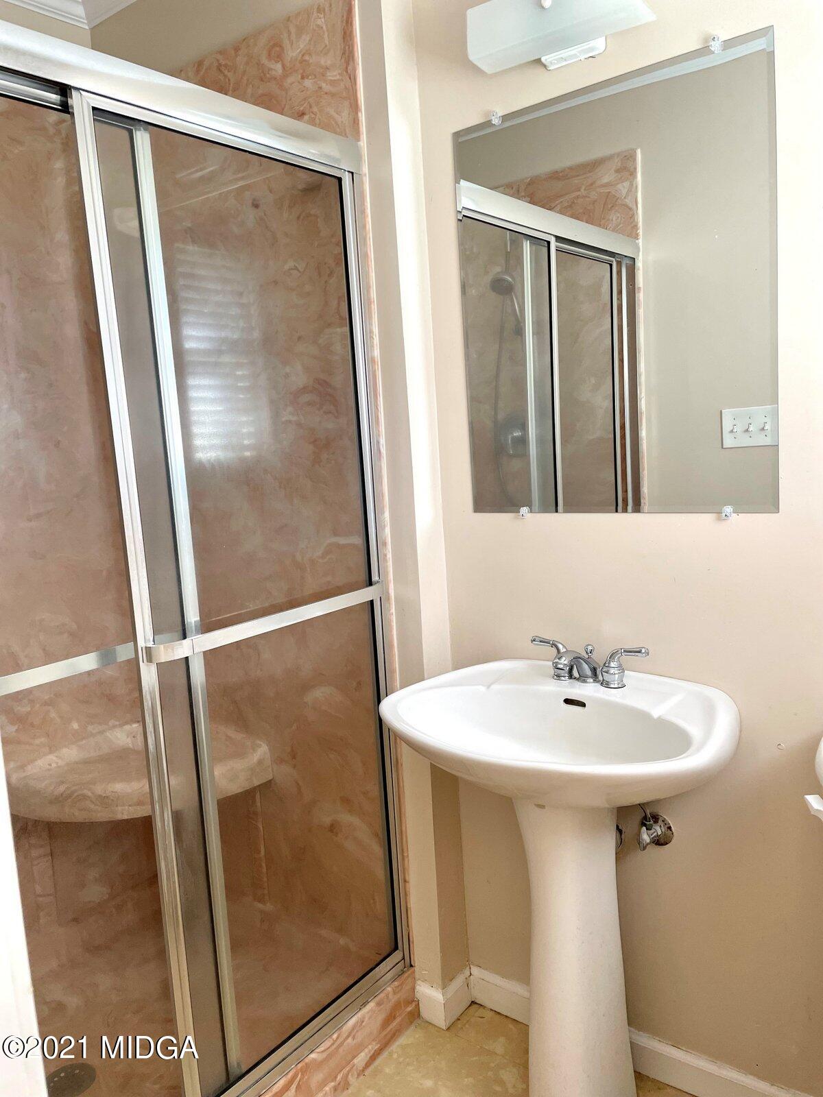 1038 Newport Road Macon, GA 31210 - Photo 10 of 23 25