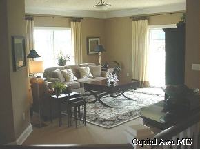 818 Longleaf Court Springfield, IL 62711 - Photo 2 of 4