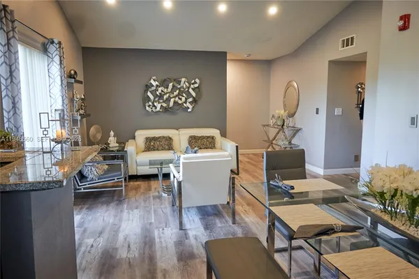 $2,200 | 7610 Westwood Drive, Unit 128, Tamarac, FL 33321