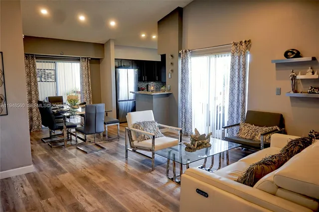 $2,600 | 7610 Westwood Drive, Unit 128, Tamarac, FL 33321