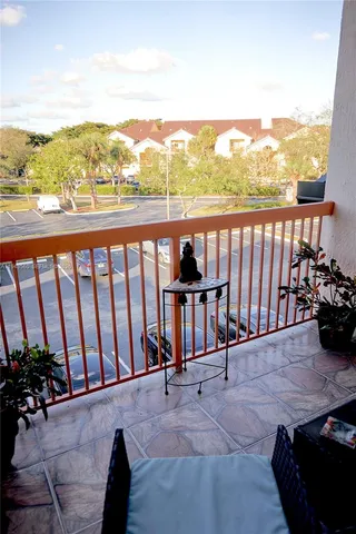 $2,600 | 7610 Westwood Drive, Unit 128, Tamarac, FL 33321