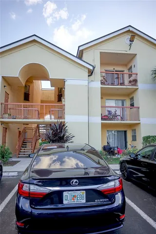 $2,600 | 7610 Westwood Drive, Unit 128, Tamarac, FL 33321