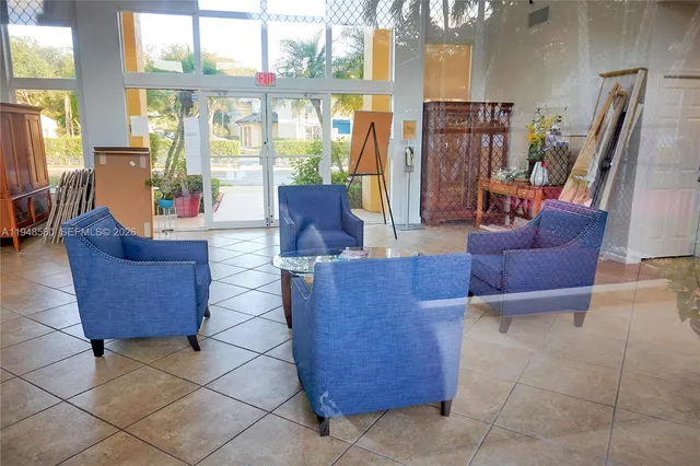 $2,600 | 7610 Westwood Drive, Unit 128, Tamarac, FL 33321