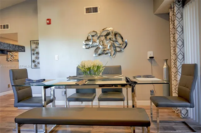 $2,600 | 7610 Westwood Drive, Unit 128, Tamarac, FL 33321