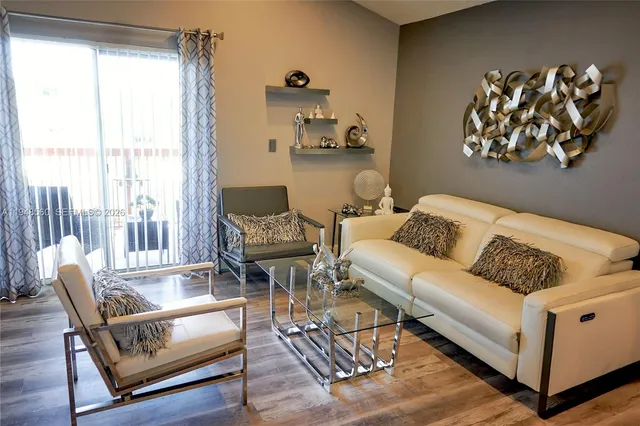 $2,600 | 7610 Westwood Drive, Unit 128, Tamarac, FL 33321