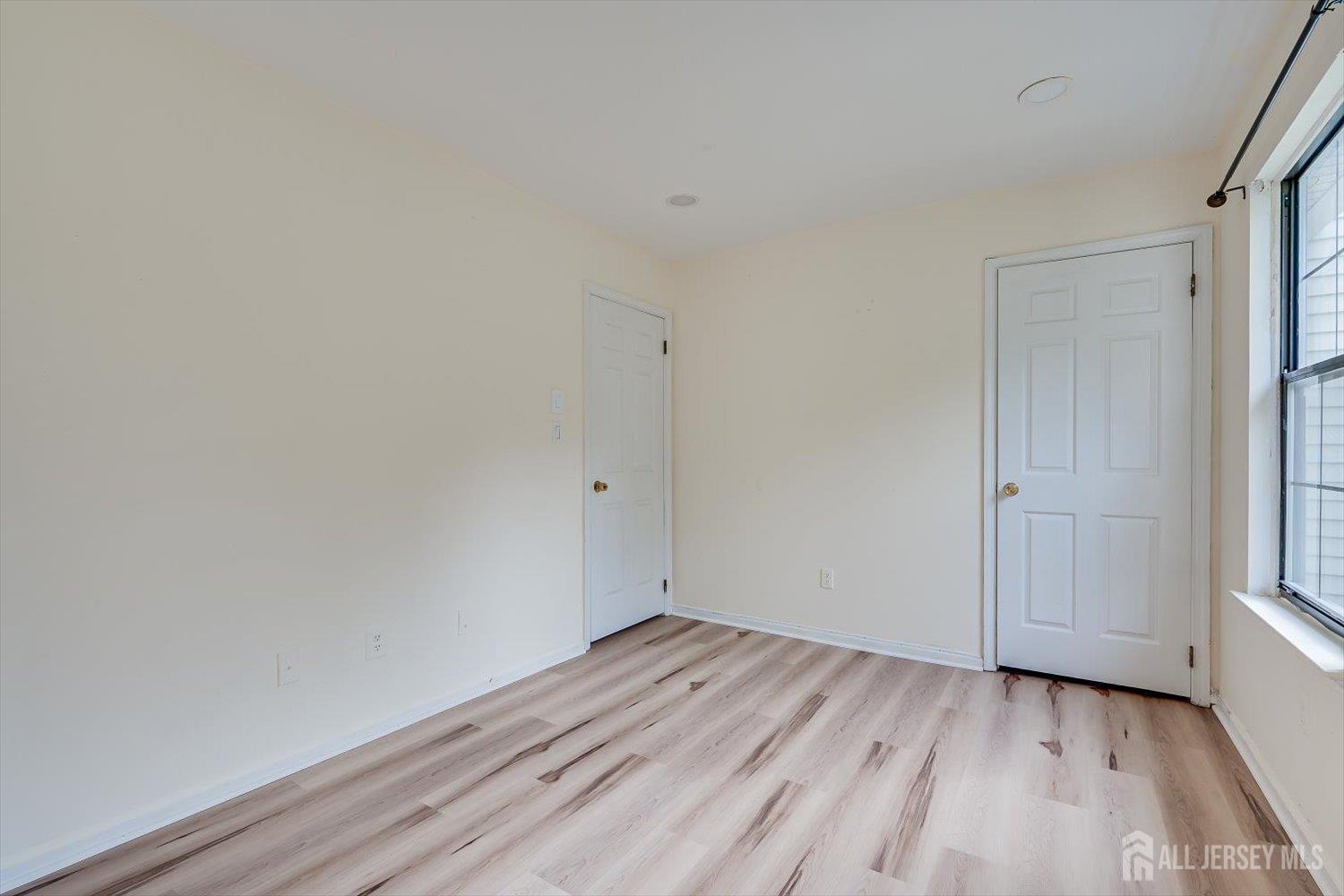 503 Timber Oaks Road Edison, NJ 08820 - Photo 31 of 43 Gallery Image 31