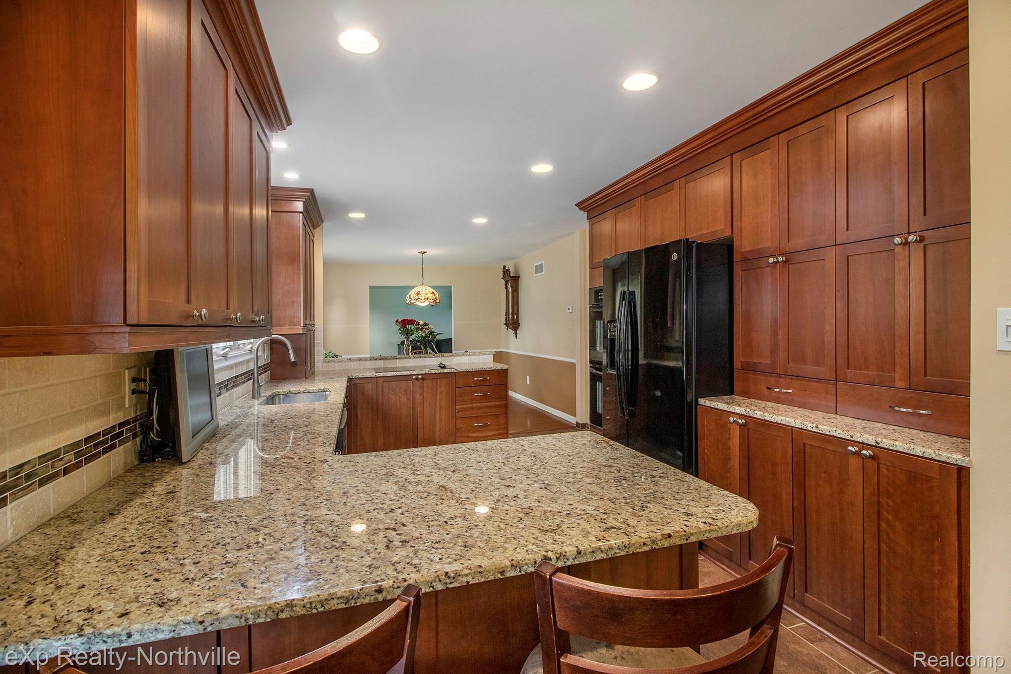 4711 Quarton Road Bloomfield Hills, MI 48301 - Photo 13 of 28 Large kitchen with plenty of storage