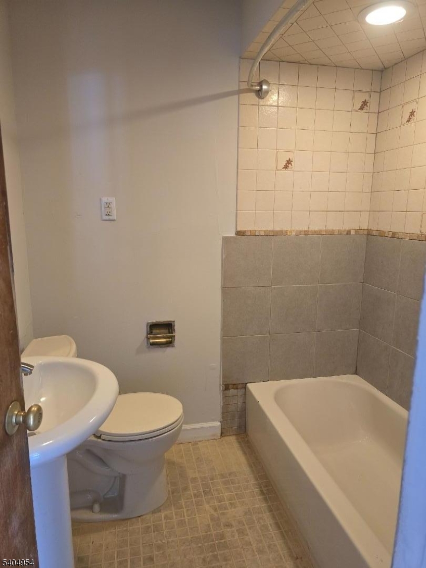 42 Madison Street Pequannock, NJ 07440 - Photo 12 of 16