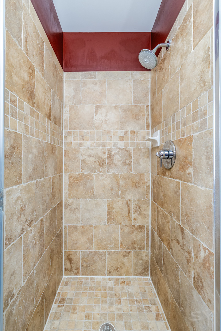 274 Wildspring Court Itasca, IL 60143 - Photo 25 of 42 a bathroom with a shower