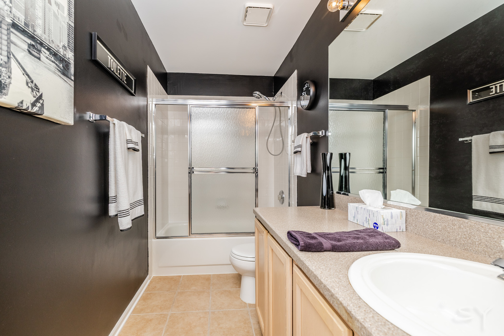 274 Wildspring Court Itasca, IL 60143 - Photo 28 of 42 a kitchen with a refrigerator and countertop