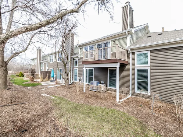 $350,000 | 274 Wildspring Court, Itasca, IL 60143