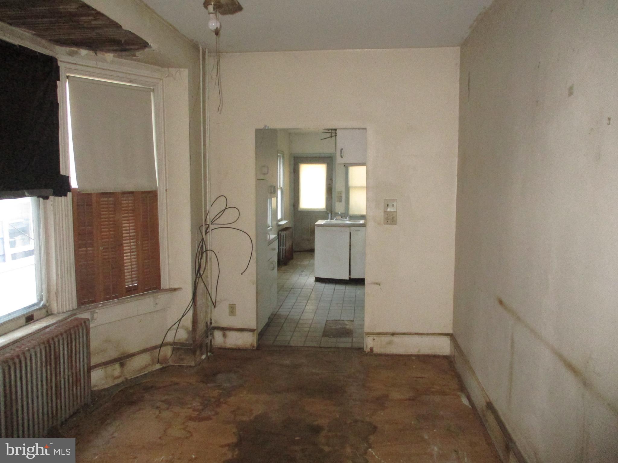 1129 Spring Street Reading, PA 19604 - Photo 3 of 14