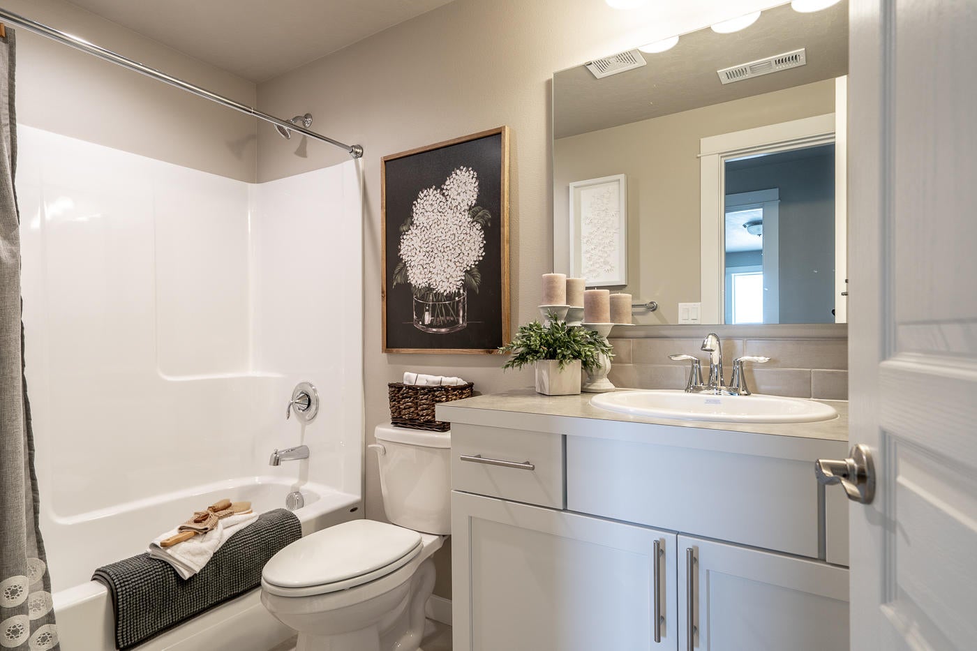 56269 Bufflehead Road Bend, OR 97707 - Photo 12 of 15 Pacific 2nd Bathroom