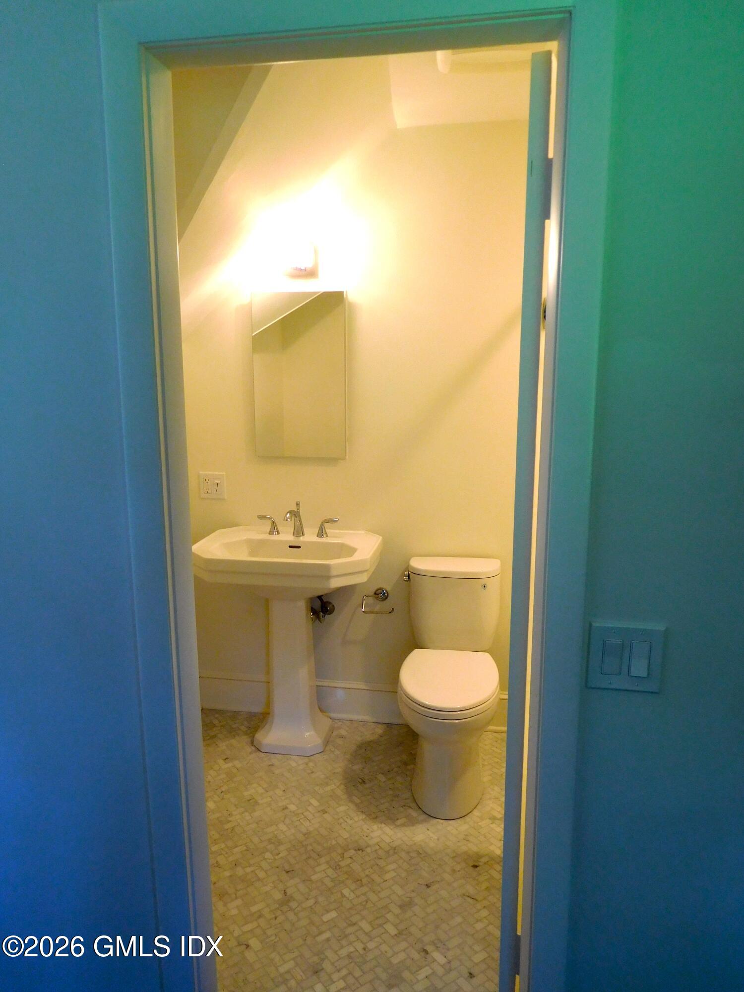 25 Ridgeway, Unit A Greenwich, CT 06831 - Photo 11 of 13 DSCN9304