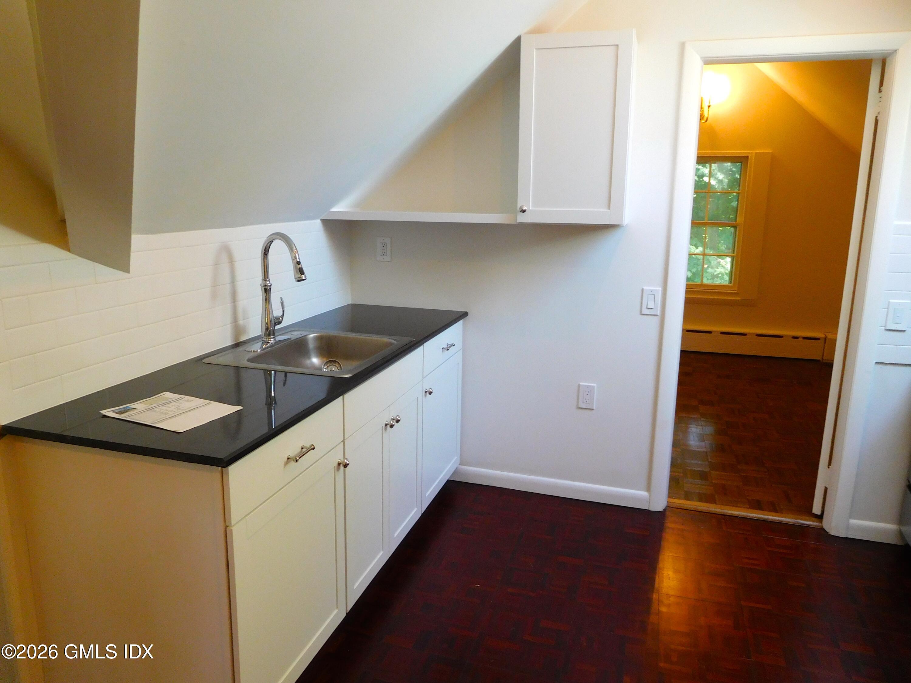 25 Ridgeway, Unit A Greenwich, CT 06831 - Photo 8 of 13 DSCN9306