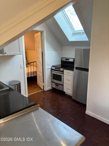 $2,300 | 25 Ridgeway, Unit A, Greenwich, CT 06831