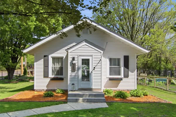 $299,900 | 1502 Hogeboom Avenue, Eau Claire, WI 54701